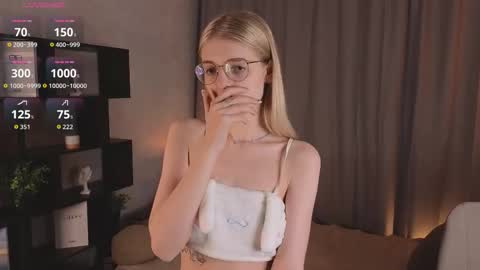 Monica online show from 8, 10, 2025