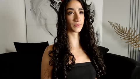 Snapshot of _luna_dupont_ chatting on 31, 1, 2025  Luna  online show from 31, 1, 2025