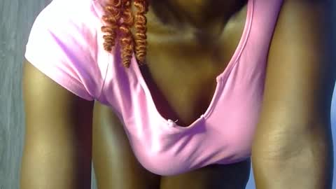 Snapshot of _luna_nyx chatting on 28, 9, 2025 Luna online show from 28, 9, 2025