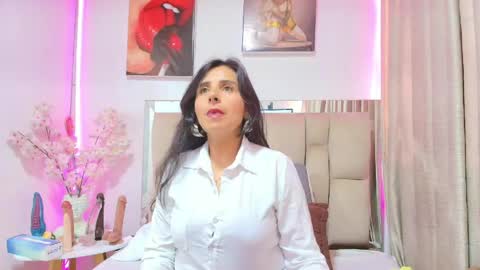 _marcela__ online show from 15, 5, 2026