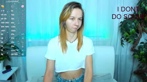 Snapshot of _mari_so chatting on 25, 10, 2025 Scarlett online show from 25, 10, 2025