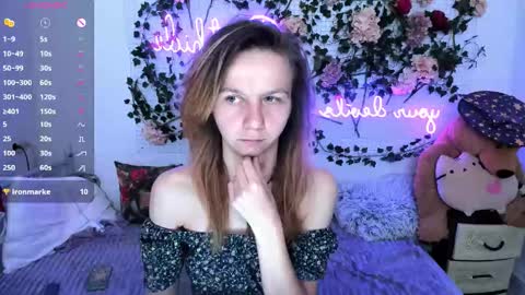 Snapshot of _mari_so chatting on 5, 12, 2025 Scarlett online show from 5, 12, 2025