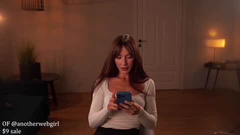 Snapshot of _mariarty_ chatting on 12, 10, 2025 Marie - -25 discount online show from 12, 10, 2025