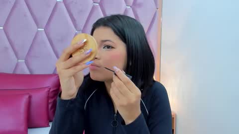 Nahayo  online show from 17, 12, 2025