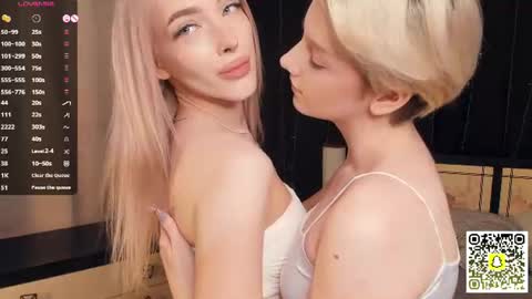 Snapshot of _medal_of_horny_ chatting on 4, 7, 2026 Elva and Kate online show from 4, 7, 2026