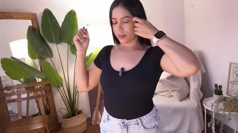 Snapshot of _megaan__ chatting on 4, 11, 2025 Megan online show from 4, 11, 2025