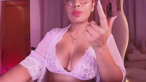 Snapshot of _megan_akbar chatting on 7, 5, 2026 Marce online show from 7, 5, 2026