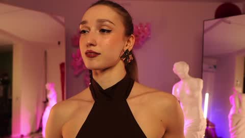 Snapshot of _meganmeow_ chatting on 7, 2, 2025  Saturday - start 2030-2130 GMT online show from 7, 2, 2025