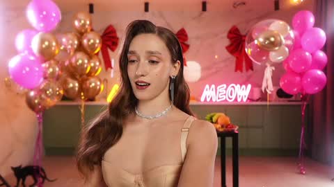 Snapshot of _meganmeow_ chatting on 19, 9, 2025  Saturday - start 2030-2130 GMT online show from 19, 9, 2025