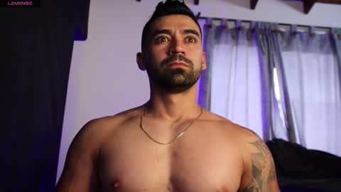 Snapshot of _mikestone chatting on 29, 10, 2025 soy mike online show from 29, 10, 2025