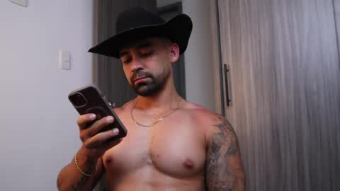 Snapshot of _mikestone chatting on 2, 12, 2025 soy mike online show from 2, 12, 2025