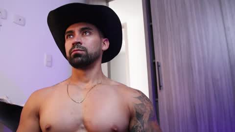 Snapshot of _mikestone chatting on 14, 12, 2025 soy mike online show from 14, 12, 2025