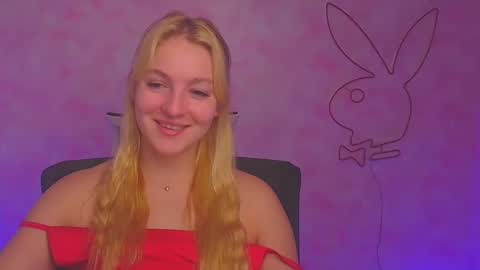 Snapshot of _mila_la_ chatting on 15, 12, 2024 Melanie online show from 15, 12, 2024