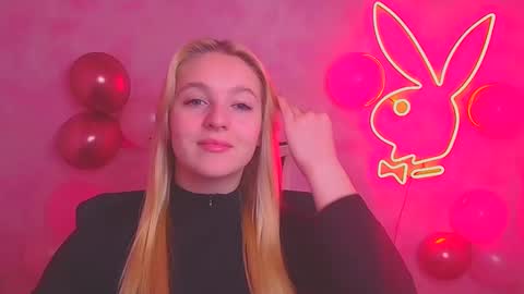 Snapshot of _mila_la_ chatting on 13, 2, 2025 Melanie online show from 13, 2, 2025