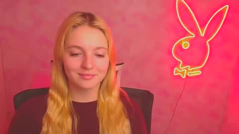 Snapshot of _mila_la_ chatting on 4, 3, 2025 Melanie online show from 4, 3, 2025