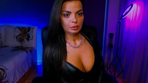 Snapshot of _milani_ chatting on 15, 4, 2026 Milani online show from 15, 4, 2026