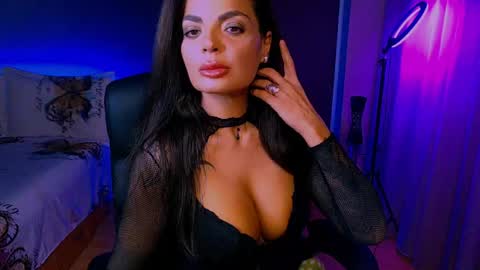 Snapshot of _milani_ chatting on 22, 4, 2026 Milani online show from 22, 4, 2026