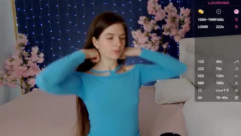 Snapshot of _mirror_girl chatting on 10, 11, 2025 Victoria online show from 10, 11, 2025