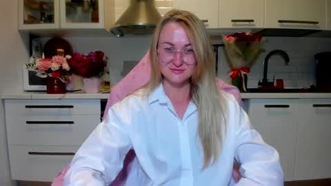 Snapshot of _miss_eva_ chatting on 30, 9, 2025 Eva online show from 30, 9, 2025