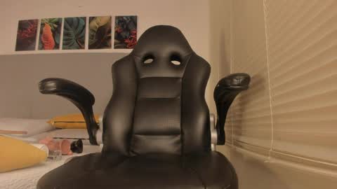 _molly_rosse_ online show from 7, 4, 2026