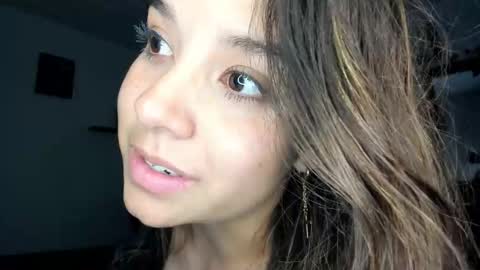     liaaa 4u online show from 4, 12, 2024