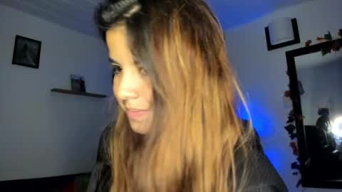     liaaa 4u online show from 4, 12, 2024