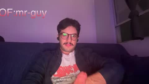 Snapshot of _mrguy_ chatting on 29, 10, 2025 _mrguy_ online show from 29, 10, 2025