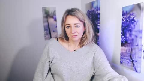 Snapshot of _naomi_fay chatting on 22, 4, 2026 Naomi online show from 22, 4, 2026