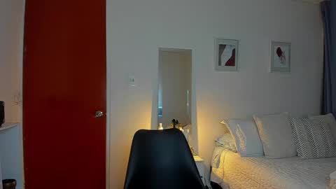 independent model natha online show from 17, 12, 2024