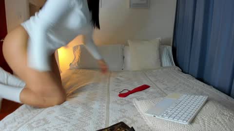 independent model natha online show from 22, 1, 2025