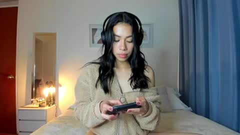 independent model natha online show from 20, 2, 2025