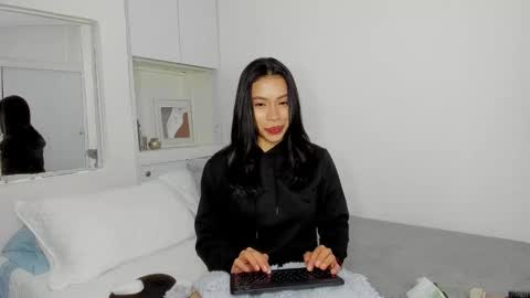 independent model natha online show from 15, 10, 2025