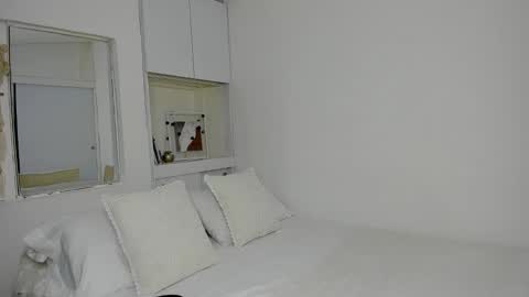 independent model natha online show from 11, 11, 2025