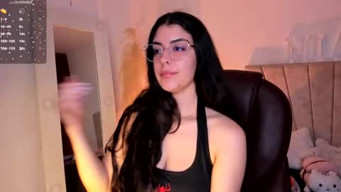 Niah  You can call me Ni or cutie haha online show from 28, 2, 2025