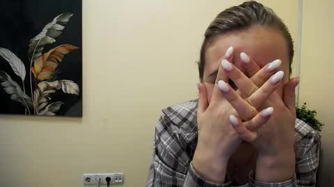 Snapshot of _nicole_new chatting on 12, 9, 2025 Nica online show from 12, 9, 2025