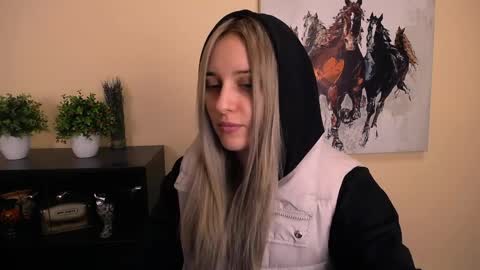 Snapshot of _nicole_new chatting on 9, 4, 2026 Nica online show from 9, 4, 2026