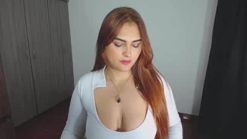 Snapshot of _ninahot chatting on 2, 1, 2025 Nina online show from 2, 1, 2025