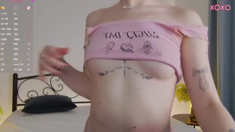 Snapshot of _noell_ chatting on 25, 10, 2025 Vivian online show from 25, 10, 2025