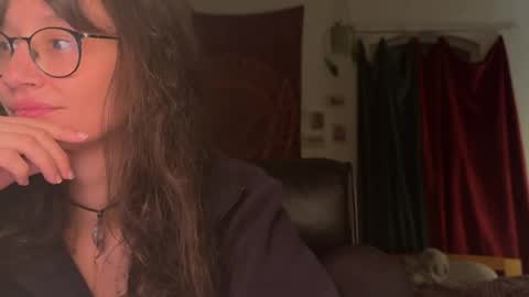 Snapshot of _nyxo chatting on 31, 3, 2026 Mila online show from 31, 3, 2026
