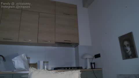 Snapshot of _octopussy_ chatting on 3, 2, 2026 Mikayla online show from 3, 2, 2026