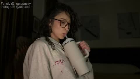 Mikayla online show from 15, 4, 2026