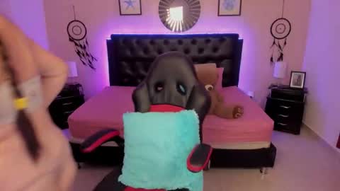 Olivia jones online show from 4, 2, 2026