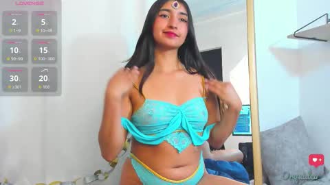 Snapshot of _orquidea_ chatting on 22, 10, 2025 Orquidea online show from 22, 10, 2025