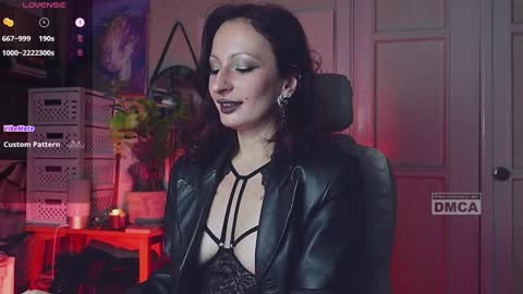 Snapshot of _owner_ chatting on 5, 1, 2025 The Supreme Goddess Rose online show from 5, 1, 2025