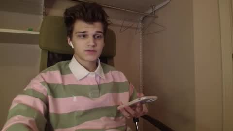 Snapshot of _peachtree_ chatting on 22, 4, 2026 Willie online show from 22, 4, 2026