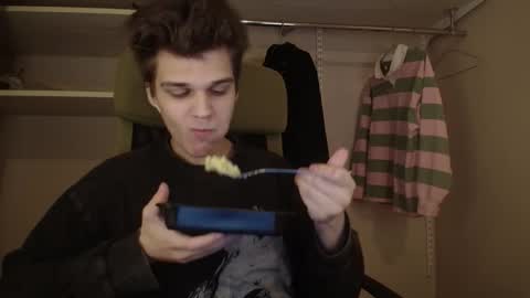 Snapshot of _peachtree_ chatting on 24, 4, 2026 Willie online show from 24, 4, 2026