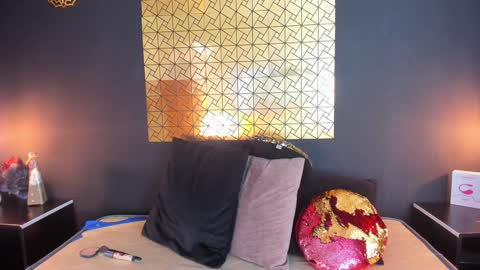 Laura online show from 21, 12, 2024