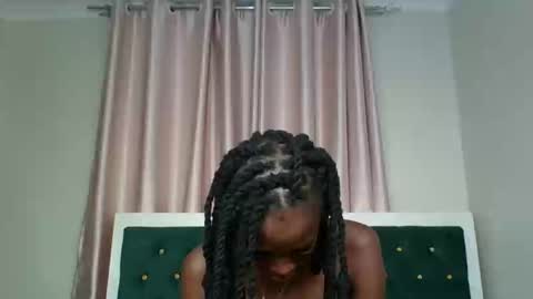 Snapshot of _pretty_savage chatting on 18, 4, 2026 savage online show from 18, 4, 2026