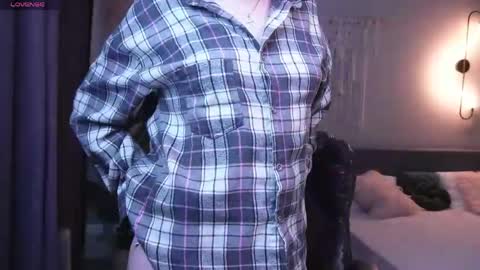 Snapshot of _r_i_n_a_ chatting on 23, 4, 2026 Rina online show from 23, 4, 2026