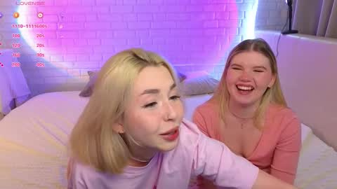 Snapshot of _ramune_ chatting on 14, 11, 2025 Merlizz Eva Jane Mila Nicole left to right online show from 14, 11, 2025